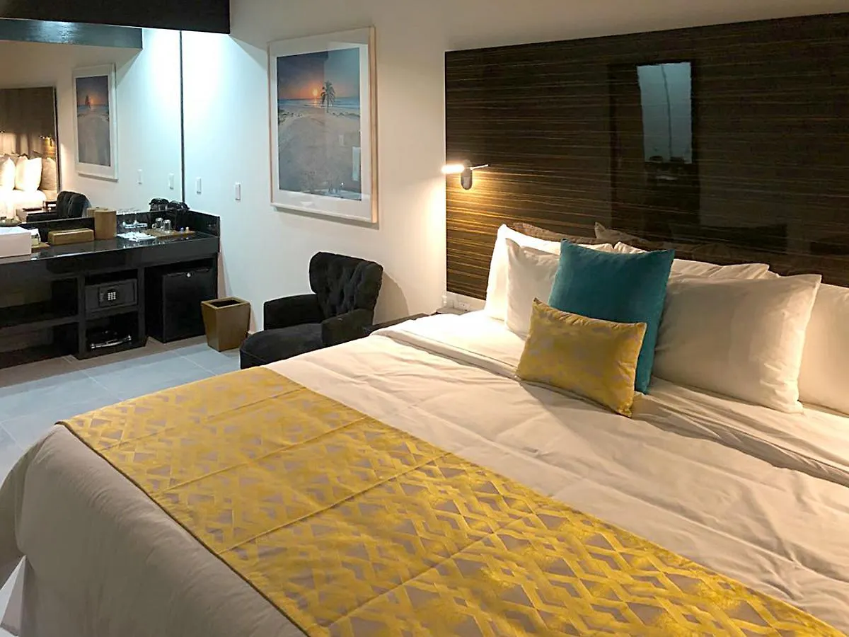Kabah Boutique Hotel Cancun 4*,